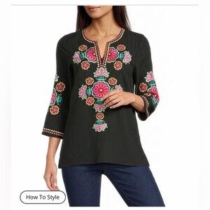 Calessa Embroidered Split V-Neck 3/4 Sleeve Tunic NWT size medium